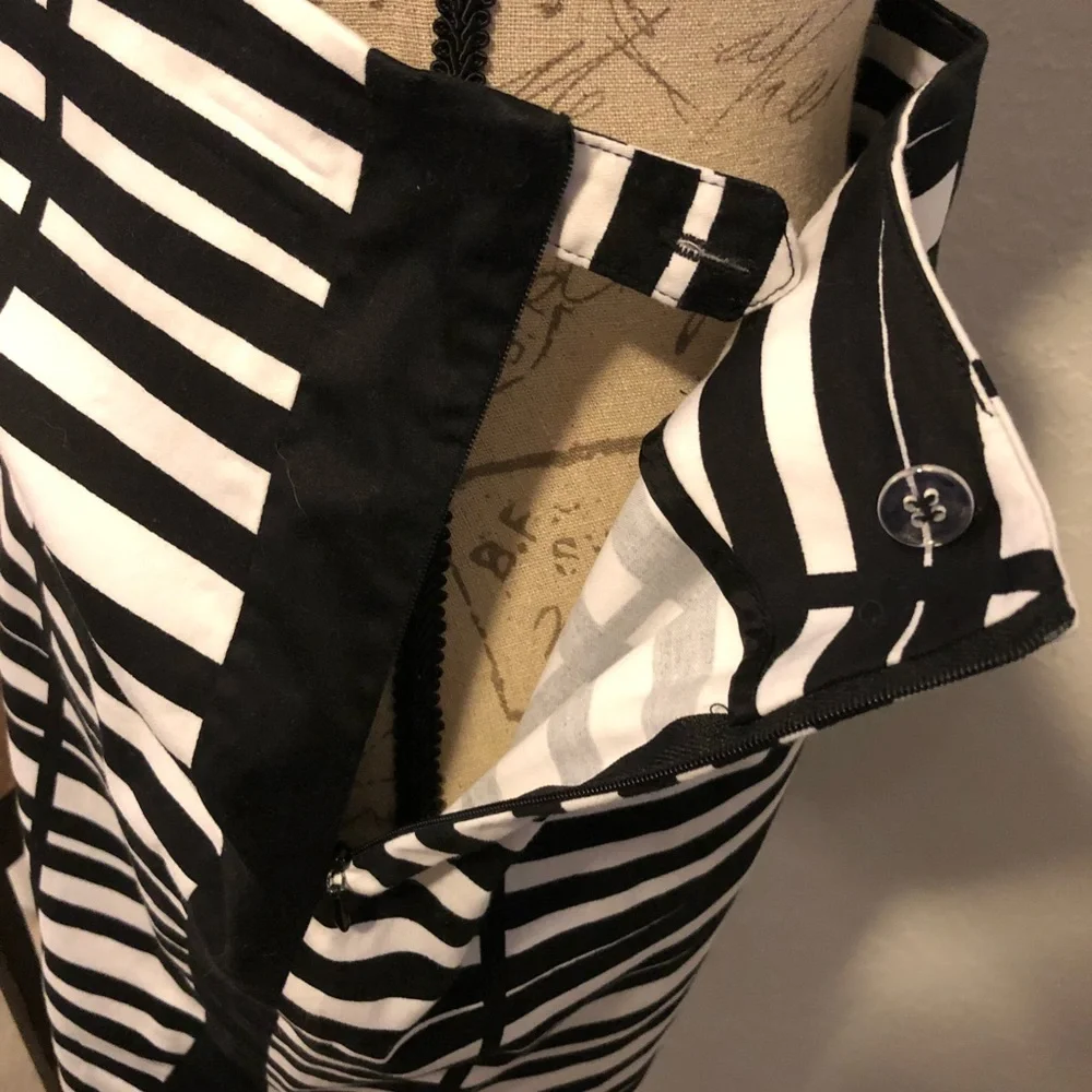 1[Grace] Black and white pencil skirt - Picture 5 of 6